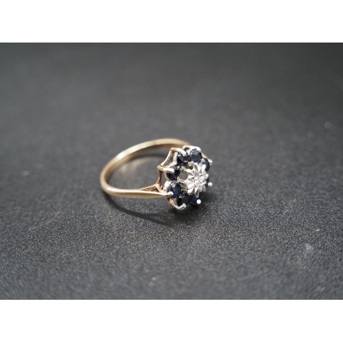 274 - 9ct Gold sapphire cluster ring