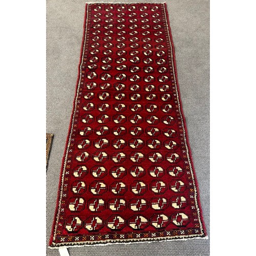 402 - Persian style wool rug 104