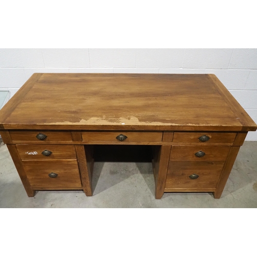 608 - Large oak pedestal desk with 7 drawers H33