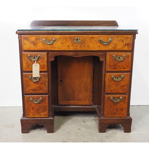 592 - 19th Century kneehole desk on bracket feet with glass top H30