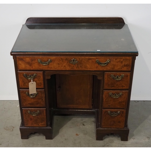 592 - 19th Century kneehole desk on bracket feet with glass top H30