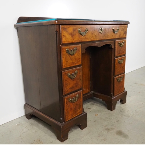 592 - 19th Century kneehole desk on bracket feet with glass top H30