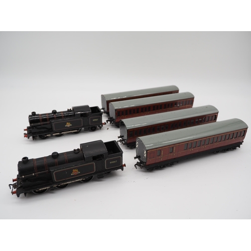 15 - Hornby Meccano 69567 OO gauge locomotive with 2 carriages - 2