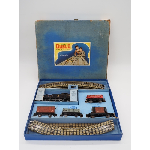 28 - Hornby Dublo EDG17 BR tank goods train set in original box