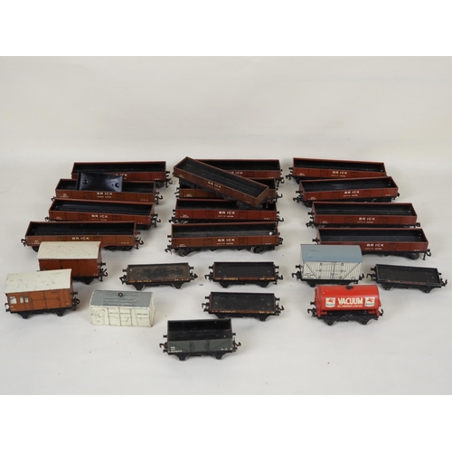46 - Assorted Hornby OO gauge wagons to include Brick wagons and Vacuum oil tanker