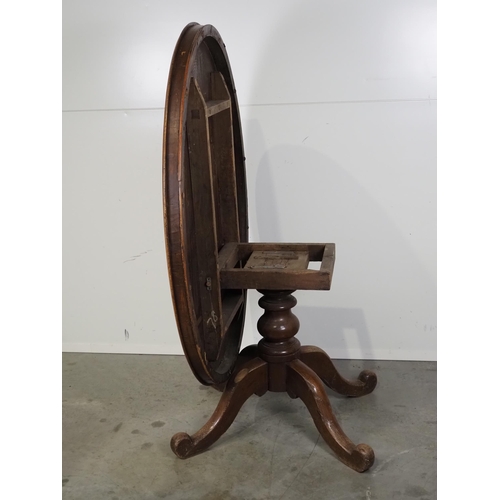 610 - Georgian mahogany tilt top table H30