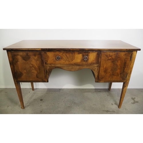 532 - 19th Century sideboard with tapered legs H36