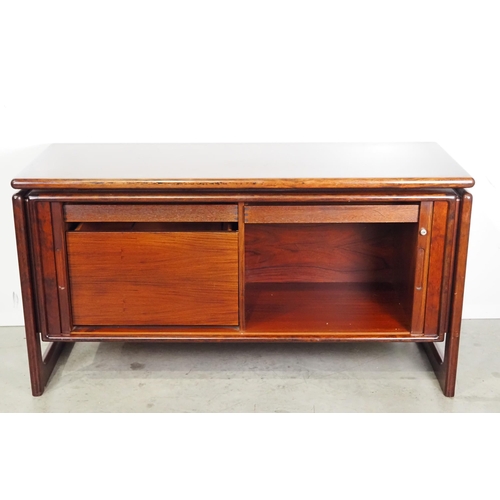 596 - Mid century Danish sideboard with various compartments in rosewood H27