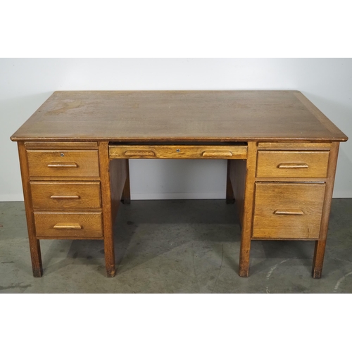 578 - Twin pedestal partners desk H30