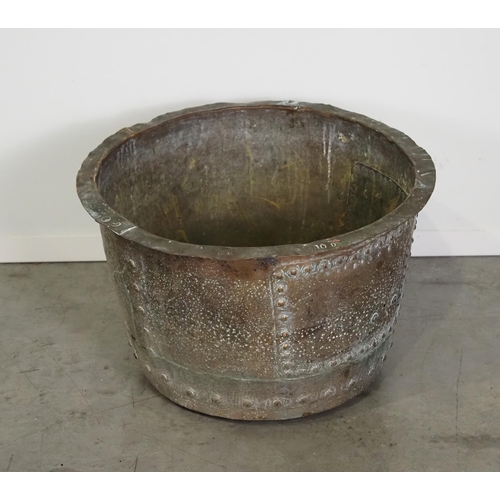 489 - Vintage copper cauldron Dia20