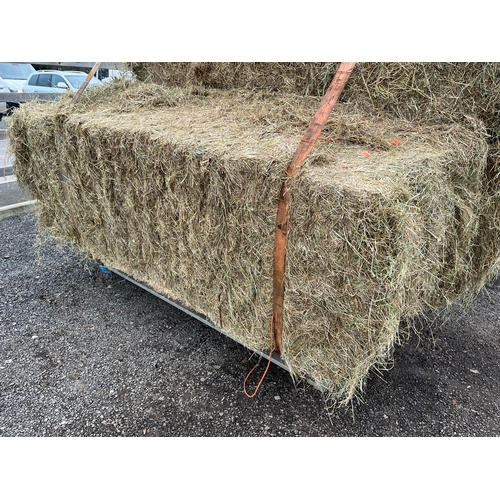 1590 - Square bale of Hay 8ft, 4 string