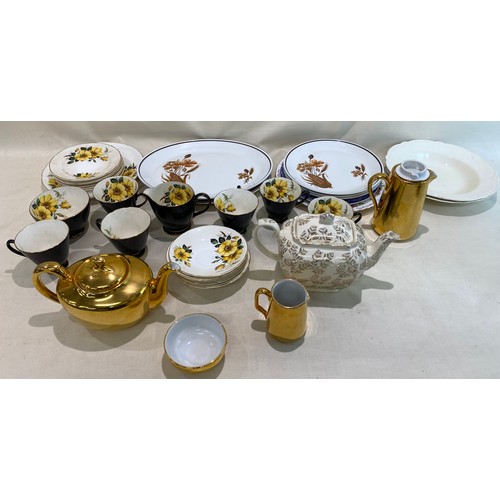 411 - Mixed china sets to include Royal Worcester