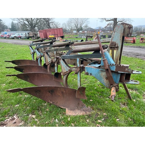 1377B - Overum C847F 4 furrow plough