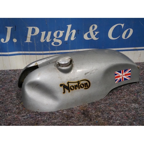 142 - Norton fuel tank