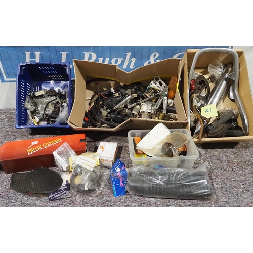 341 - Lucas switches, Suzuki electrics and mixed motorcycle spares