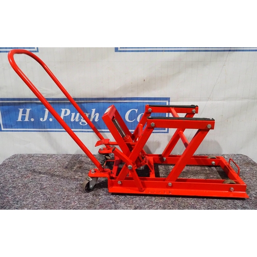 435 - Hydraulic motorcycle lift