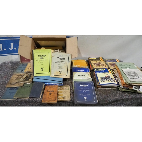 583 - Quantity of Haynes manuals to include FS1E, assorted Triumph pre unit and unit parts catalogues and ... 