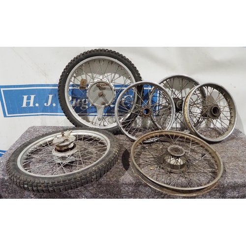 587 - British motorcycle wheels to include Triumph