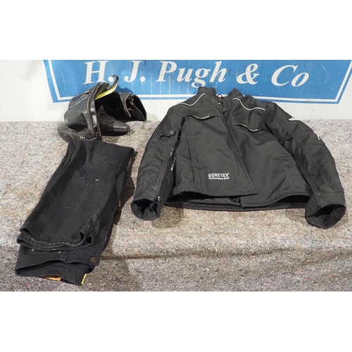 623 - Hein Gericke motorcycle jacket Size M, Frank Thomas boots and pair of trousers