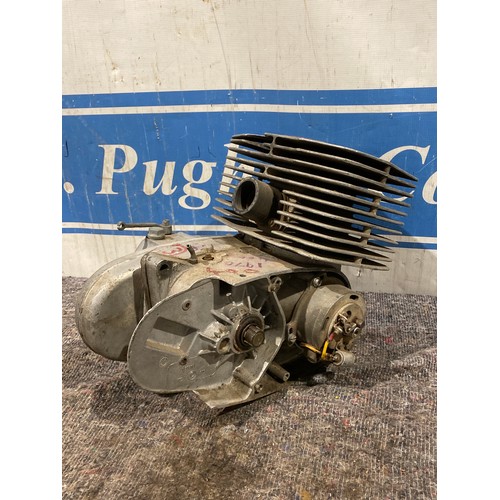 669 - Maico engine cases and barrel with gearbox ignition and crank shaft for 400cc engine