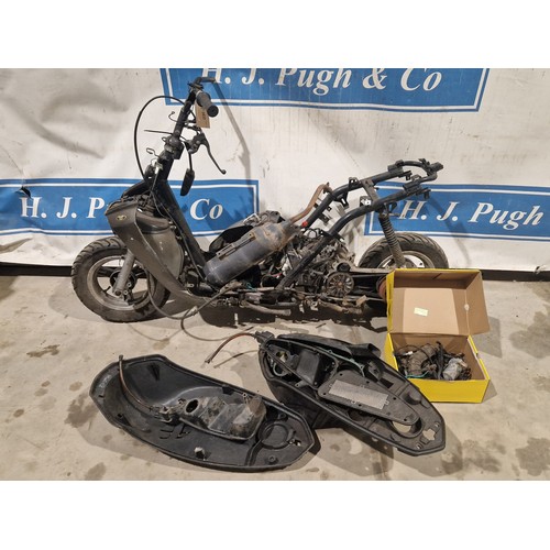 676 - Peugeot Kisbee 100cc rolling chassis with spares. 
Reg. FL66 WEA. V5.