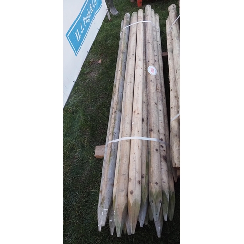 419 - Round fence posts 8ft - 18