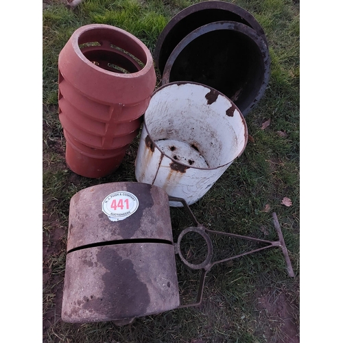 441 - Cast cauldrons A/F, roll and chimney pots