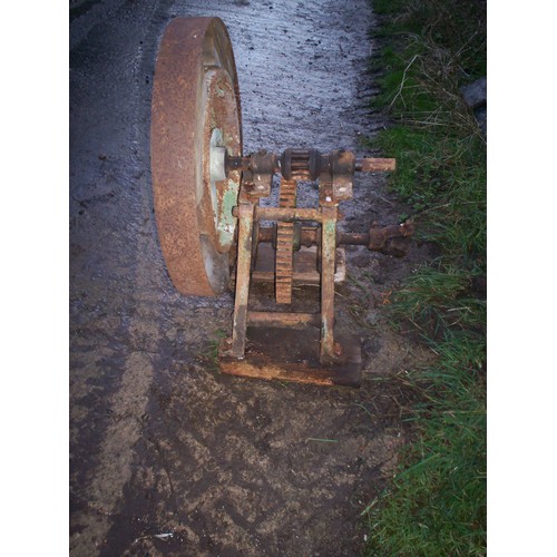 1054 - Rare T H White Devizes gearing and pulley