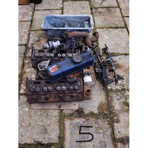 166 - Leyland cylinder heads and other miscellaneous items