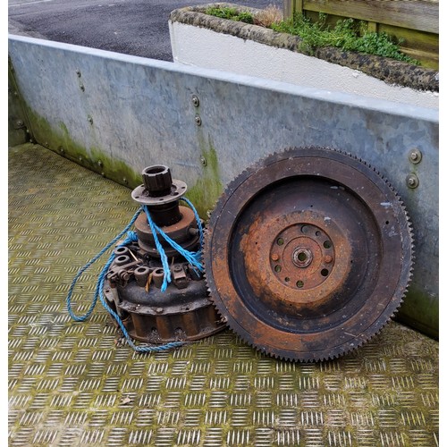 165 - Leyland clutch with flywheel