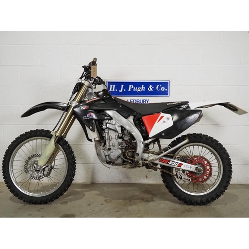 973 - Honda CRF450X motocross bike. 2015. 450cc. 
Frame No. JH2PE06AEK800299
Engine No.  PE06E-5410590
Run... 