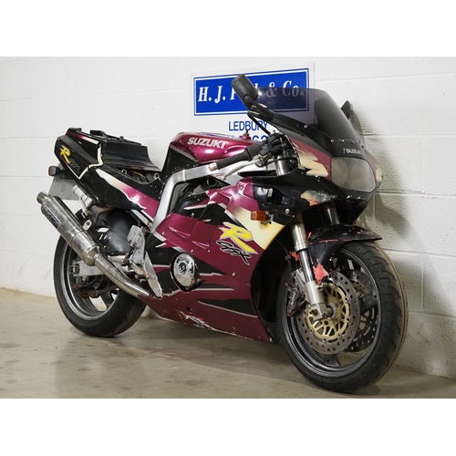 978 - Suzuki GSXR400 GK76A motorcycle project. 1992. 400cc.
Engine is free but does not run. Imported
Reg.... 