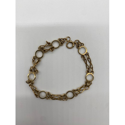 416 - 9ct Gold bracelet. Approx. 4.9g