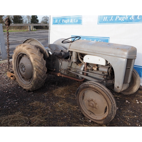 46 - Ferguson TE Tractor, petrol paraffin, engine turns over, S/n TE-5823. C/w Ferguson finger bar mower.... 