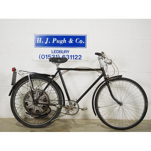1028 - Raleigh gents bicycle with Cyclemaster rear wheel engine. 1953. 32cc
Frame No. 98021
Engine No. 1029... 