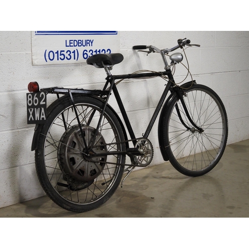 1028 - Raleigh gents bicycle with Cyclemaster rear wheel engine. 1953. 32cc
Frame No. 98021
Engine No. 1029... 
