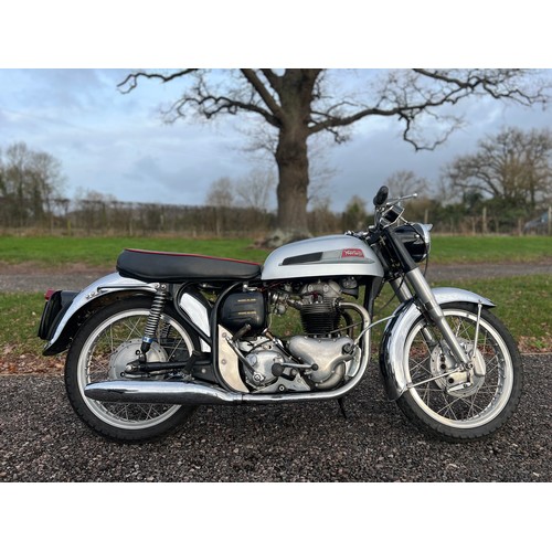 829 - Norton Atlas motorcycle. 1965. 650cc
Frame No. 20 113139
Engine No. 18 SS/10 6091/P
Runs and rides. ... 