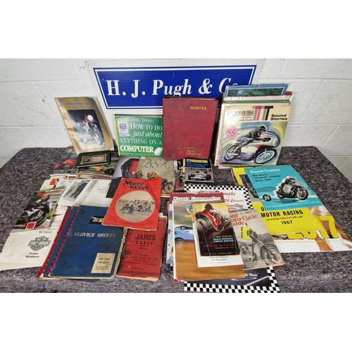 452 - Assorted motorcycle books, magazines, club leaflets, TT albums etc
