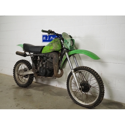 834 - Kawasaki KDX 420 motocross bike. 
Non runner. Engine turns over.
No Docs