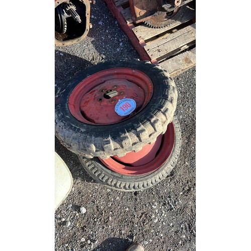 190 - Allis Chalmers B front rims - 2