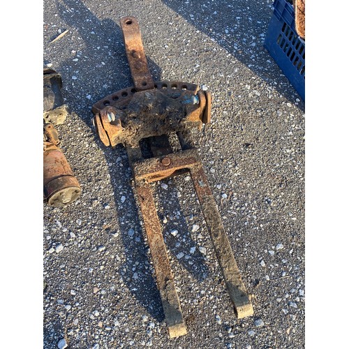 202 - Fordson Major hitch