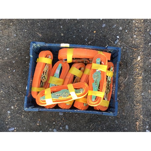 957 - Box of ratchet straps