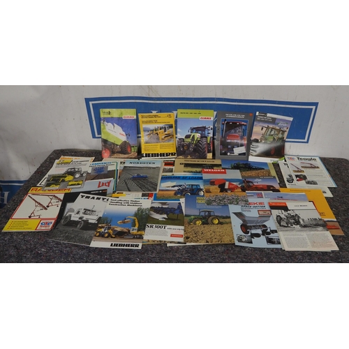 191 - Assorted tractor and implement sales brochures to include John Deere, Claas, Case, Ford etc