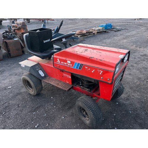 1194 - Lawnmower tractor for spares/repair