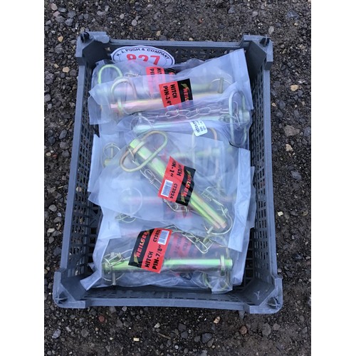 827 - Tractor hitch pins, 4 sizes - 10