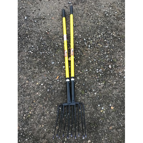 873 - 5 Prong manure forks - 2