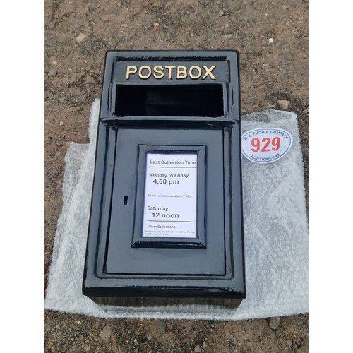 929 - Post box c/w 2 keys