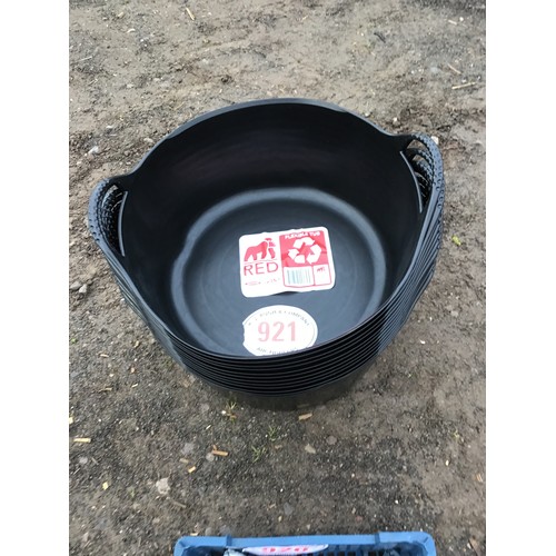 921 - 15L Gorilla trugs - 12