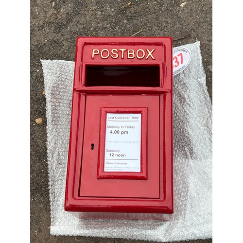 937 - Post box c/w 2 keys