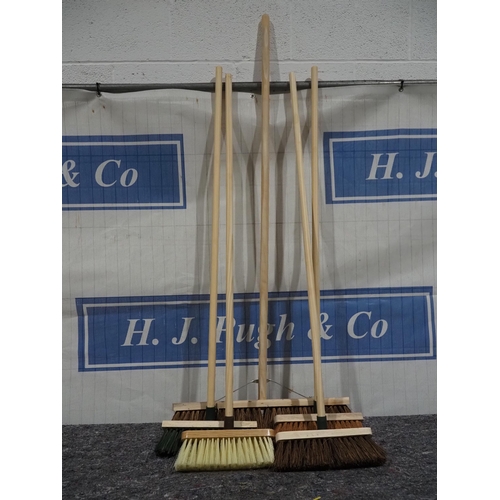 723 - Brooms - 5